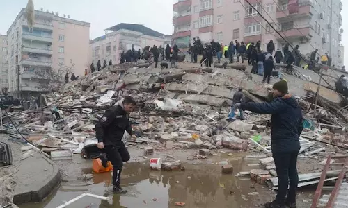 துருக்கியில் நிலநடுக்கம் ஏற்பட்ட பகுதியில் ஒரு இந்தியர் மாயம்