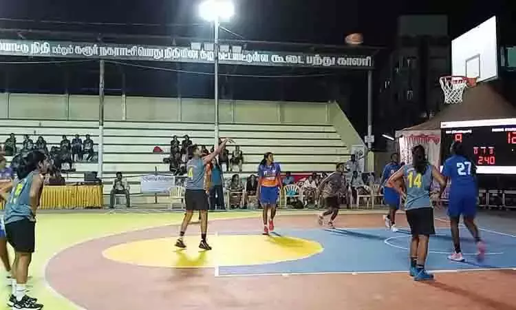கரூர் திருவள்ளுவர் மைதானத்தில் அகில இந்திய பெண்கள் கூடைப்பந்து போட்டி தொடக்கம் கரூர் திருவள்ளுவர் மைதானத்தில் அகில இந்திய பெண்கள் கூடைப்பந்து போட்டி தொடக்கம்