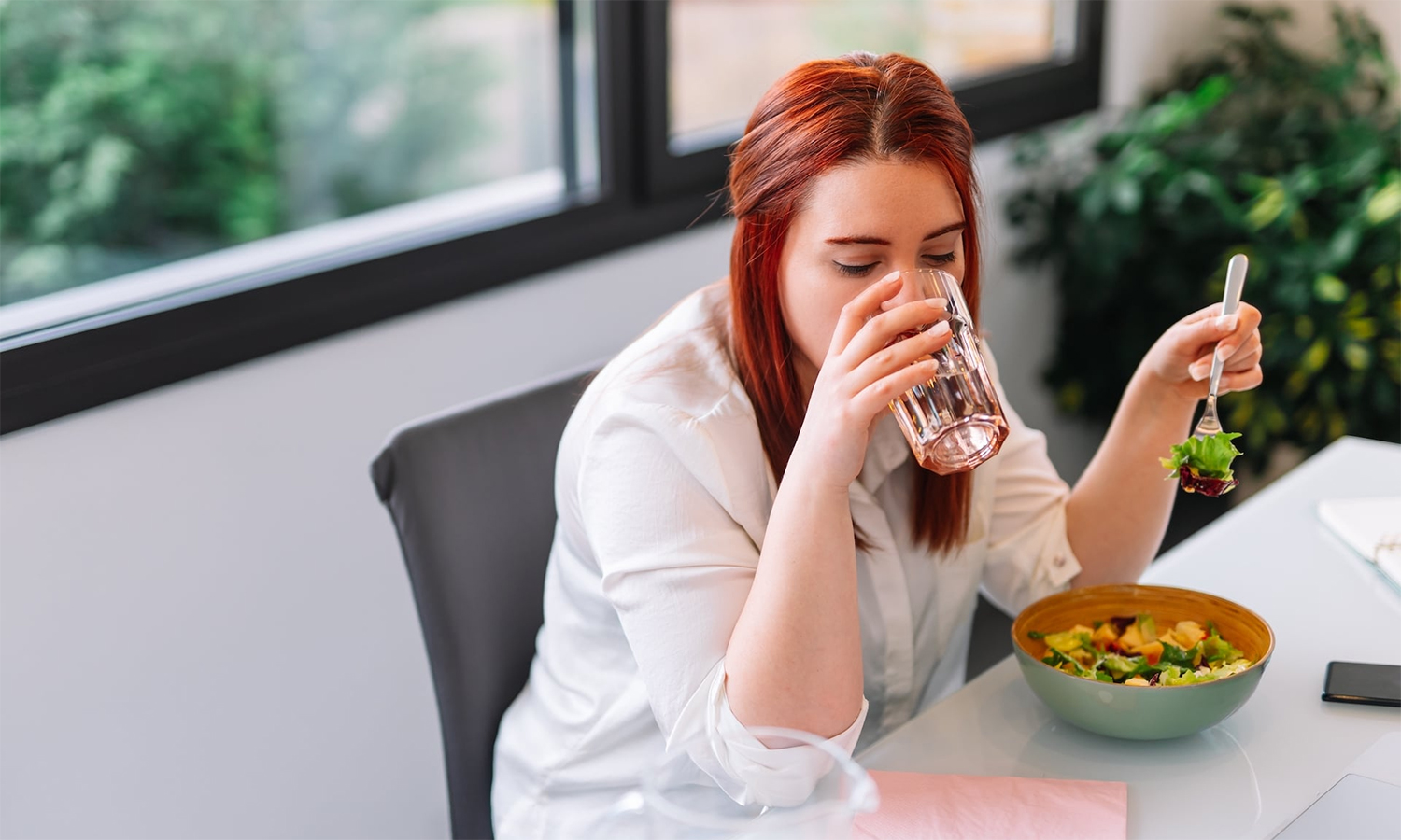 சாப்பிடுவதற்கு முன், பின்... தண்ணீர் எப்போது குடிக்க வேண்டும்? When