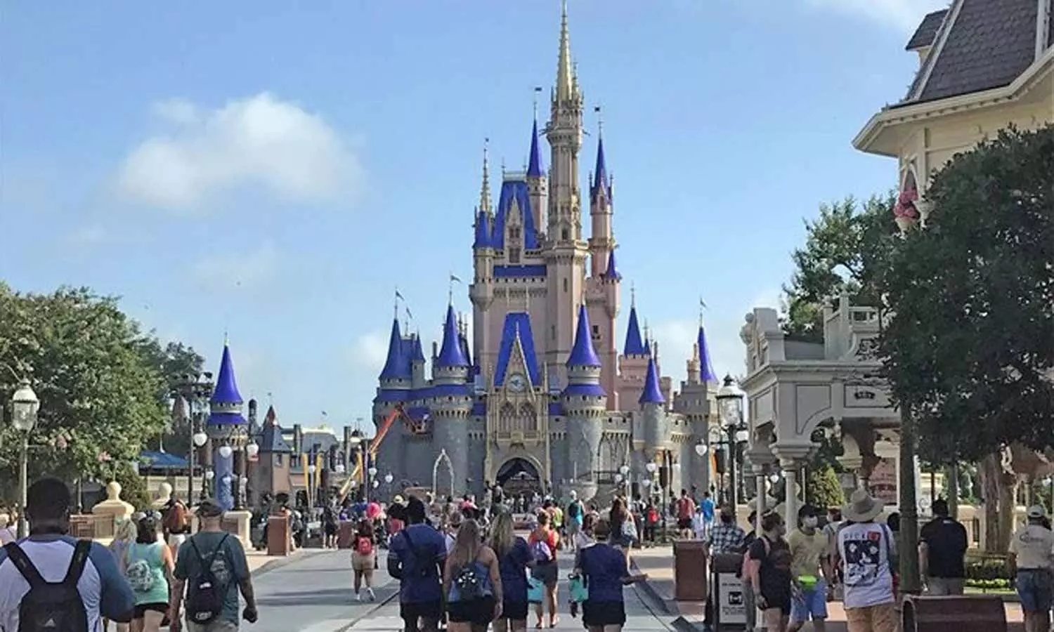 7,000 ஊழியர்களை பணி நீக்கம் செய்யும் வால்ட் டிஸ்னி