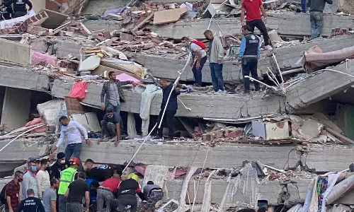 தொடர்ந்து உயரும் பலி எண்ணிக்கை- துருக்கி நிலநடுக்கத்தில் சிக்கி இதுவரை 15 ஆயிரம் பேர் உயிரிழப்பு