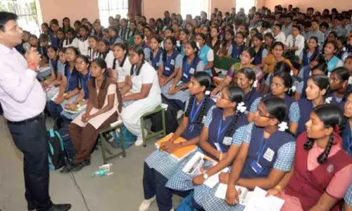 திருப்பூரில் நீட் பயிற்சி தற்காலிகமாக நிறுத்தம்