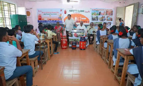 மாணவர்களுக்கு விழிப்புணர்வு செயல் விளக்கம்