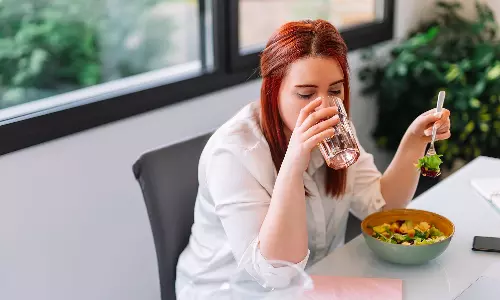 சாப்பிடுவதற்கு முன், பின்... தண்ணீர் எப்போது குடிக்க வேண்டும்?