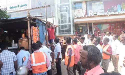 400 தள்ளுவண்டி, தரைக்கடைகள் திடீர் அகற்றம்