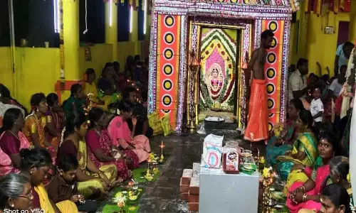 சாத்தான்குளம் அருகே இசக்கியம்மன் கோவிலில் 108 திருவிளக்கு பூஜை