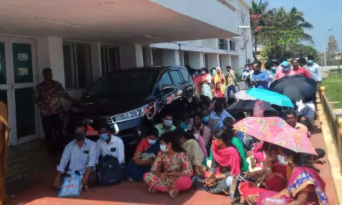 புதுவை தலைமை செயலகம் முற்றுகை