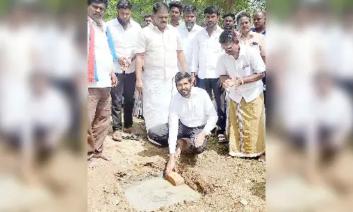 மேலபோலகம் ஊராட்சி பள்ளிக்கு ரூ.23 லட்சம் மதிப்பில் 2 வகுப்பறை கட்டிடம்