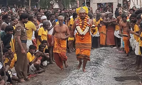 கெட்டிசெவியூர் தான்தோன்றி அம்மன் கோவில் குண்டம் விழா