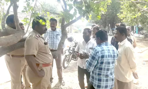 பொம்மிடியில்  டிரான்ஸ்பார்மர் அமைக்க பொதுமக்கள் எதிர்ப்பு