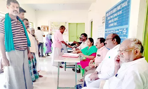 தரிசு நிலத்தில் சொட்டு நீர் பாசன அமைக்க சிறுகுறு விவசாயிகளுக்கு சான்று வழங்கல்