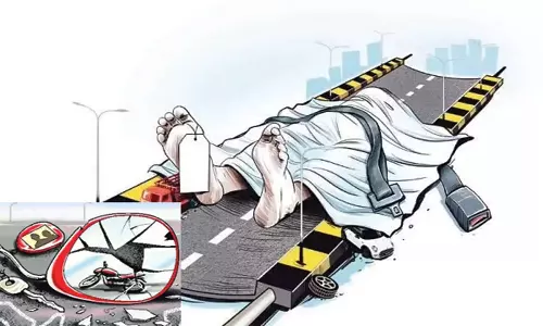 பைக் விபத்தில் அஞ்சலக பெண் ஊழியர் சாவு