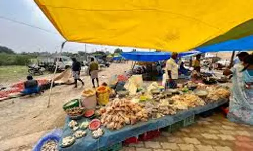 காவேரிப்பாக்கத்தில் வாரசந்தை ஏலம்