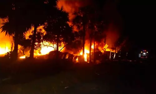 ஸ்ரீபெரும்புதூர் அருகே தீ விபத்தில் 2 லட்சம் மதிப்பிலான பொருட்கள் எரிந்து நாசம்