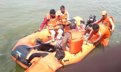 உடையார்பாளையம் ஏரியில் தேசிய பேரிடர் மீட்பு குழு செயல் விளக்க பயிற்சி