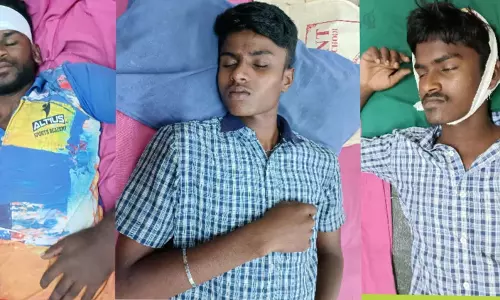 ஆலங்குடி அருகே பள்ளி மாணவர்கள் மோதல்-மூன்று பேர் படுகாயம்