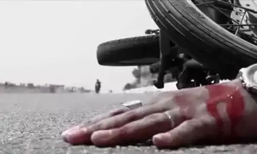 மோட்டார் சைக்கிள் மோதி முதியவர் பலி