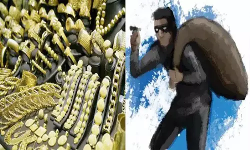 வங்கி ஊழியர் வீட்டில் திருடிய வாலிபர் கைது