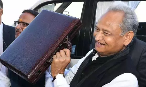 இலவச மின்சாரம்.. 500 ரூபாய்க்கு சமையல் எரிவாயு.. ராஜஸ்தான் பட்ஜெட்டில் அசத்தல் அறிவிப்புகள்