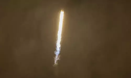 சரமாரி தாக்குதல் நடத்திய ரஷியா... 61 ஏவுகணைகளை சுட்டு வீழ்த்தி உக்ரைன் பதிலடி