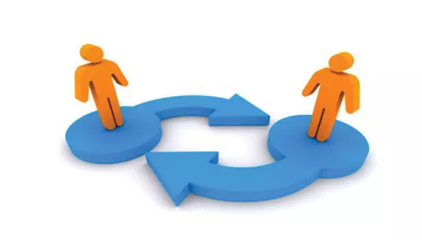 உயர் அதிகாரிகளுக்கு சாப்பாடு ஆர்டர் செய்த வீடியோ வைரல்: தாராபுரம் வருவாய் ஆய்வாளர் அதிரடி இடமாற்றம் உயர் அதிகாரிகளுக்கு சாப்பாடு ஆர்டர் செய்த வீடியோ வைரல்: தாராபுரம் வருவாய் ஆய்வாளர் அதிரடி இடமாற்றம்