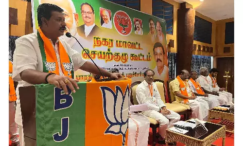 பிரதமர் மோடியை பாராட்டி தீர்மானம்