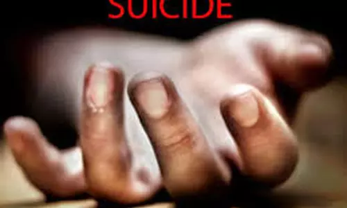 தந்தை இறந்த சோகத்தில் வாலிபர் தற்கொலை