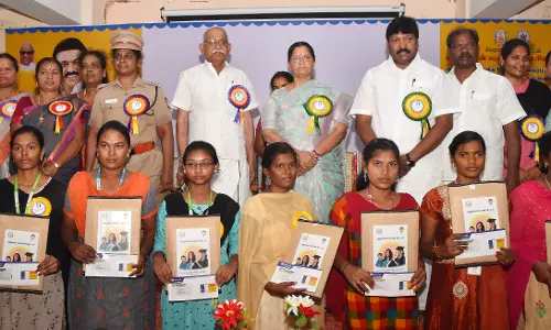 பெரம்பலூர் மாவட்டத்தில் 2-ம் கட்டமாக புதுமைப்பெண் திட்டத்தில் 681 மாணவிகளுக்கு ரூ.1,000 கல்வி உதவித்தொகை வழங்கும் திட்டம்-கலெக்டர் கற்பகம் தொடங்கி வைத்தார்