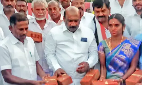 கடையம் யூனியன் பகுதியில் ரூ.17லட்சம் மதிப்பில் திட்டப்பணிகள் - மனோஜ் பாண்டியன் எம்.எல்.ஏ. அடிக்கல் நாட்டினார்