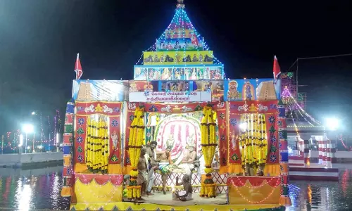 களக்காடு சத்தியவாகீஸ்வரர் கோவிலில் தெப்பத் திருவிழா