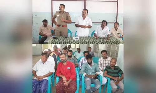 மங்கலத்தில் இறைச்சி கழிவுகளை மாற்று இடத்தில் கொட்டுவது குறித்து ஆலோசனை