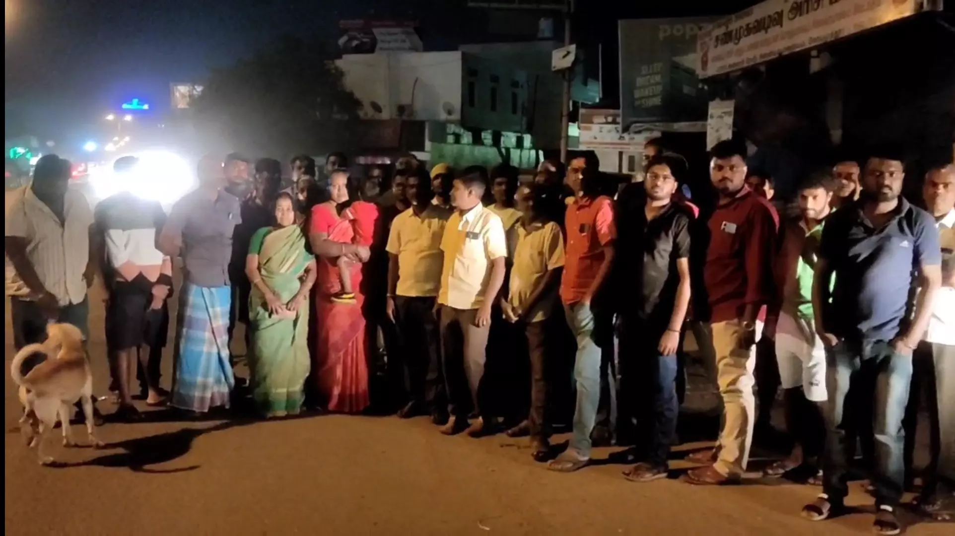 சூலூர் அருகே கிராமத்தை சூழ்ந்த புகைமூட்டத்தால் பொதுமக்கள் அவதி