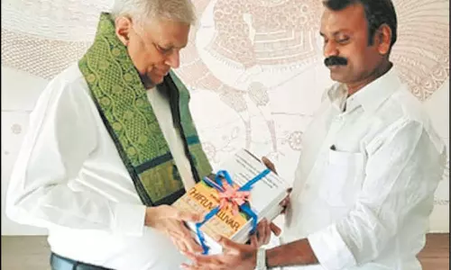 மத்திய மந்திரி எல்.முருகன், இலங்கை அதிபருடன் சந்திப்பு: திருக்குறள் புத்தகத்தை பரிசாக வழங்கினார்