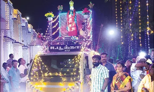 சேவூர் அருகே புனித லூர்து அன்னை திருத்தல தேர் பவனி