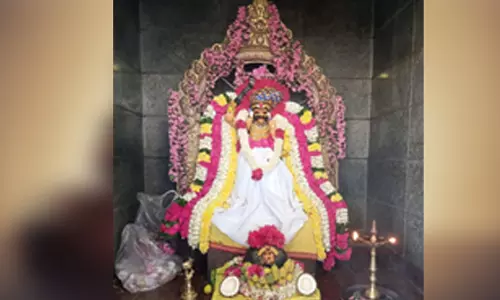 கட்டி சோறு கருப்பண்ணார் சாமி கோவிலில் சிறப்பு அபிஷேக ஆராதனை