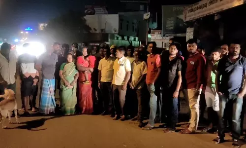 சூலூர் அருகே கிராமத்தை சூழ்ந்த புகைமூட்டத்தால் பொதுமக்கள் அவதி