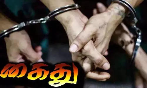 வீடு புகுந்து பெண்ணின் வீட்டை சூறையாடிய 2 வாலிபர்கள் கைது
