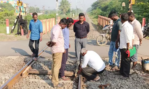 தண்டவாளத்தில் திடீர் விரிசல்- சென்னை ரெயிலை கவிழ்க்க சதியா?