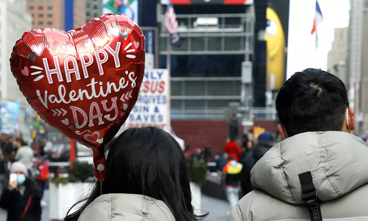 வித்தியாசமான காதலர் தின கொண்டாட்டங்கள்