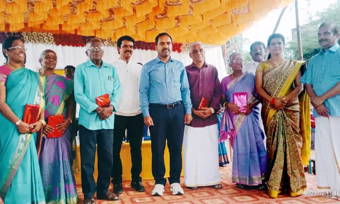 நெற்குப்பை நூலகத்தில் முப்பெரும் விழா நெற்குப்பை நூலகத்தில் முப்பெரும் விழா