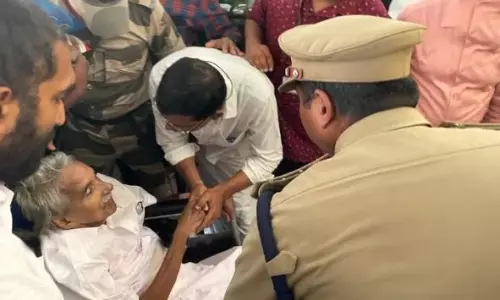 உடல் நலக்குறைவால் அவதிப்பட்ட கேரள முன்னாள் முதல்-மந்திரி உம்மன் சாண்டி பெங்களூரு ஆஸ்பத்திரியில் அனுமதி