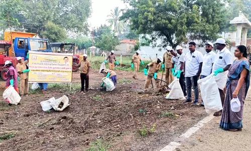 சாயர்புரத்தில் தூய்மை பணி விழிப்புணர்வு முகாம்