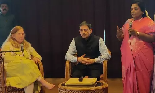 இளைஞர்கள் வாழ்க்கையில் சவால்களை எதிர்கொள்ள கற்று கொடுக்க வேண்டும்- கவர்னர் தமிழிசை அறிவுரை