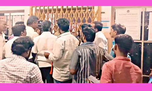 காவல் நிலையத்தை முற்றுகையிட்ட பா.ஜ.க.வினர்