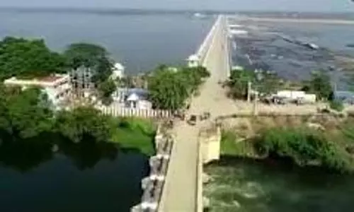 மாயனுார் கதவணைக்கு தண்ணீர் வரத்து குறைந்தது