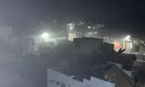 மேட்டுப்பாளையம் அருகே புகை மண்டலமாக மாறிய குடியிருப்பு பகுதி