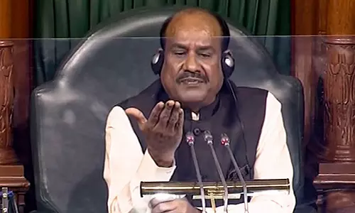 மக்களவையை மாநகராட்சி கூட்டமாக மாற்றாதீர்கள் - சபாநாயகர் ஓம் பிர்லா