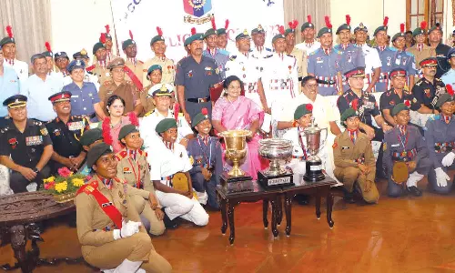 பெண்கள் முன்னேற ஊக்கம் தர வேண்டும்- கவர்னர் தமிழிசை பேச்சு