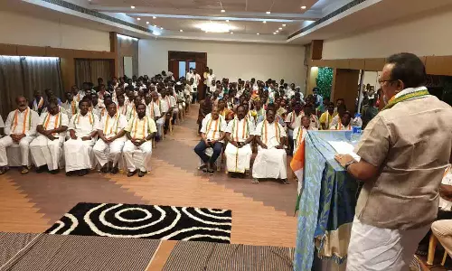 மீசையை எடுத்து விடுகிறேன் - முன்னாள் அமைச்சர் ஆவேசம்