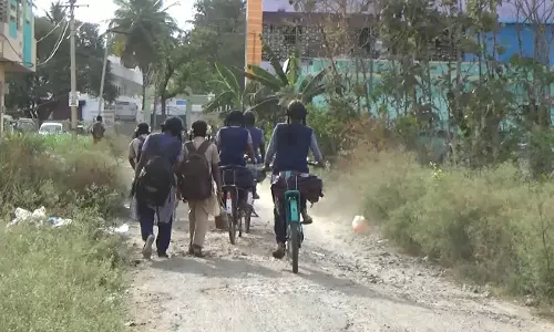 சாலையை சீரமைக்க வலியுறுத்தல்